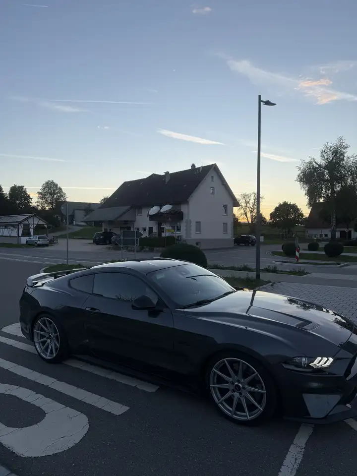 Ford Mustang GT Fastback 5.0 VOLLAUSLASTUNG/EU/12 Fach Bereift — photo 1 of 13