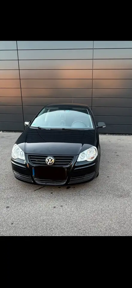 Volkswagen Polo 1.4 Comfortline — photo 1 of 14