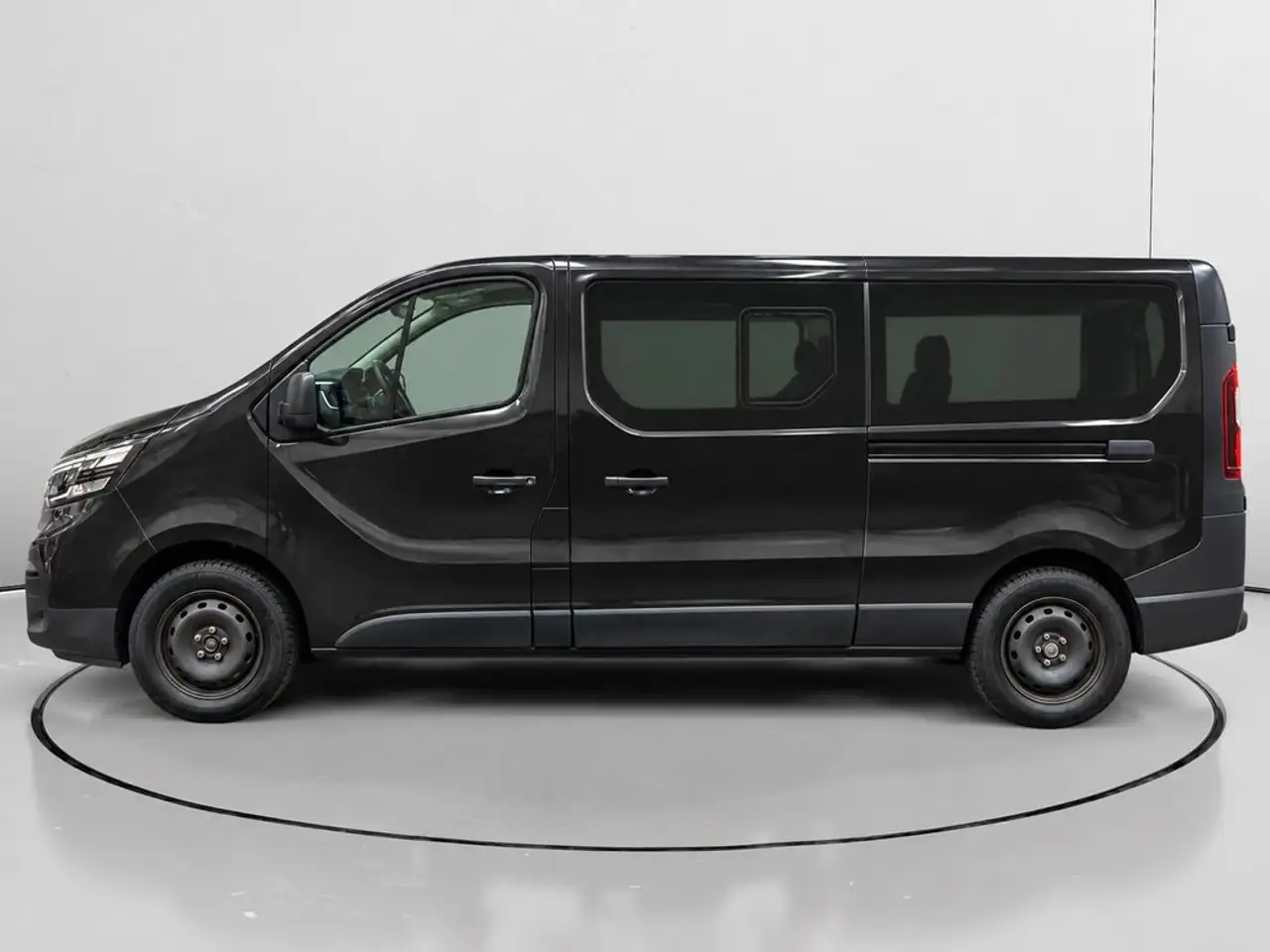 2022 Nissan NV300 Combi 8 2.0dCi L2H1 1T Premium 150, photograph 6