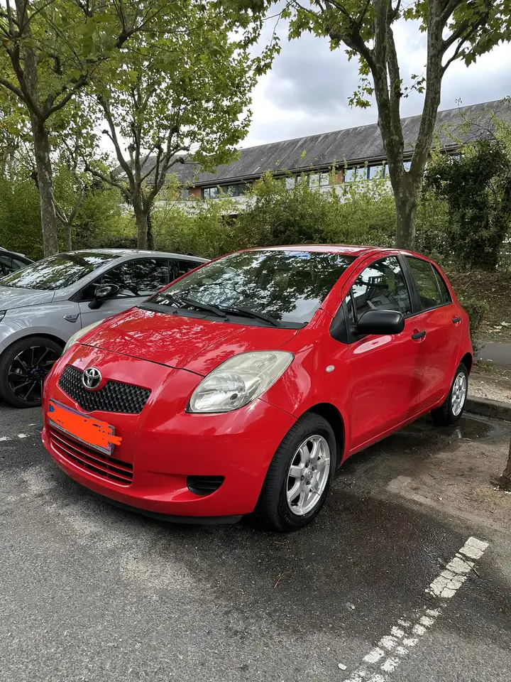 Toyota Yaris 1.0 - 69 VVT-i In — photo 1 of 13