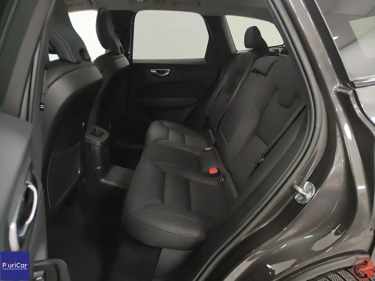 2023 Volvo XC60 T6 Plug-in AWD auto Plus Dark Tetto Pelle Navi 19”, photograph 6