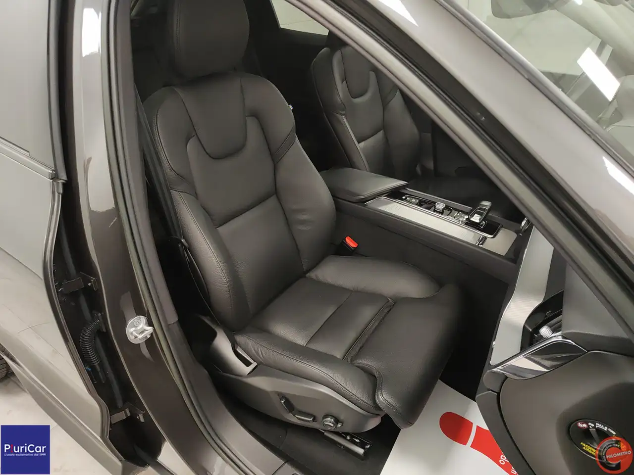 2023 Volvo XC60 T6 Plug-in AWD auto Plus Dark Tetto Pelle Navi 19”, photograph 5