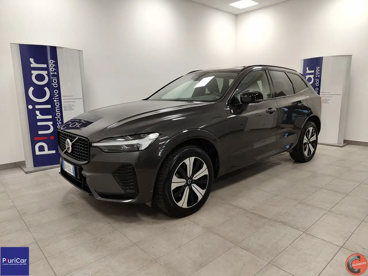 Volvo XC60 T6 Plug-in AWD auto Plus Dark Tetto Pelle Navi 19” — photo 1 of 15