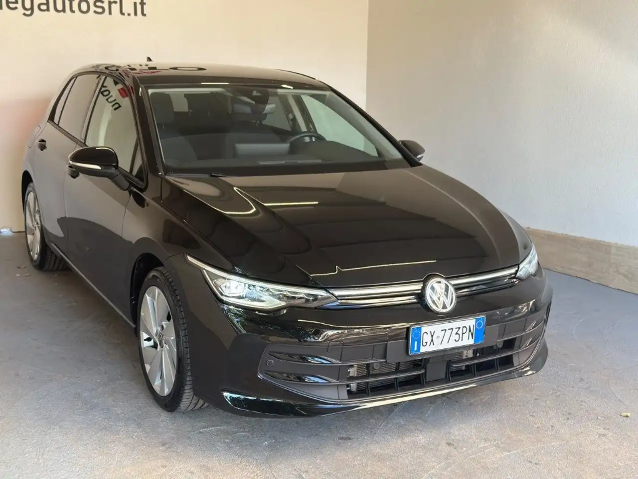 2024 Volkswagen Golf 2.0 TDI 150 CV DSG SCR Editon Plus, photograph 2