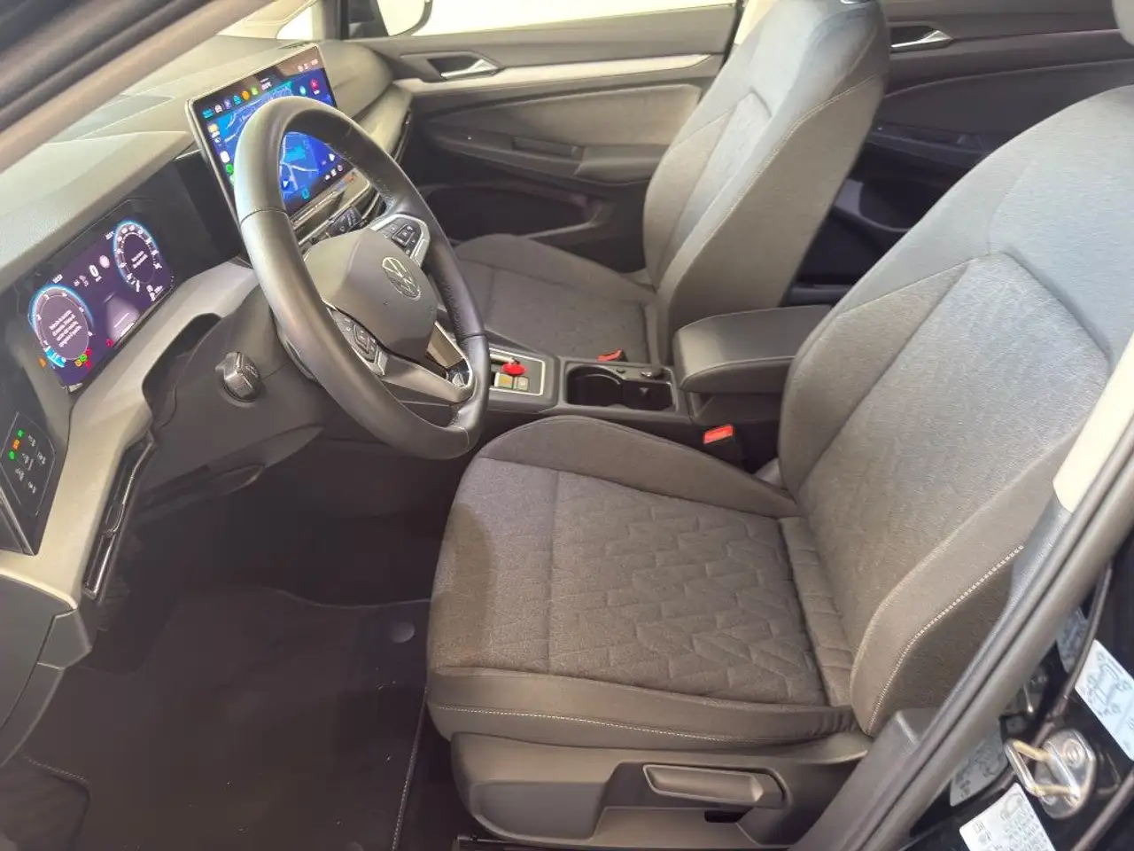 2024 Volkswagen Golf 2.0 TDI 150 CV DSG SCR Editon Plus, photograph 10