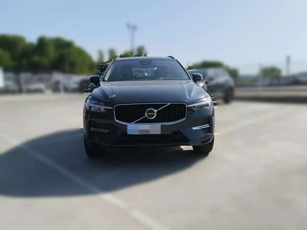 Volvo XC60 2.0 B4 D Core Auto — photo 1 of 25