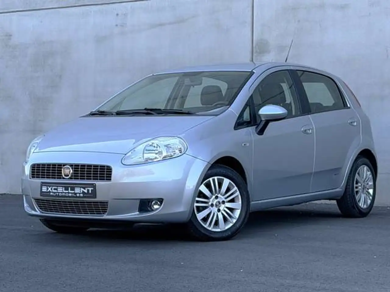 Fiat Grande Punto 1.3 Multijet 16v/AIRCO/BLUETOOTH/GARANTIE 12 MOIS// — photo 1 of 20