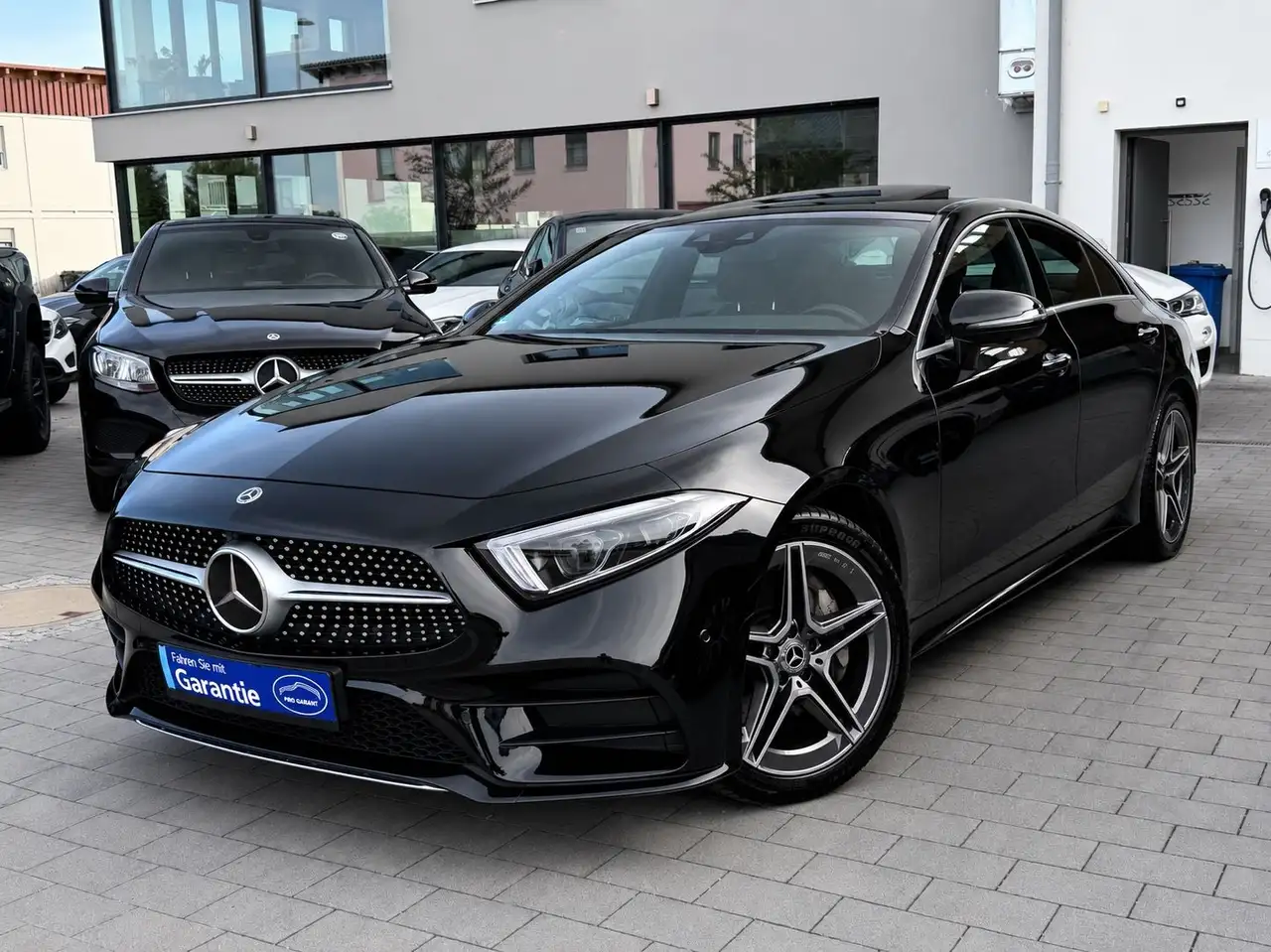 Mercedes-Benz CLS 400 d 4Matic AMG Line — photo 1 of 11