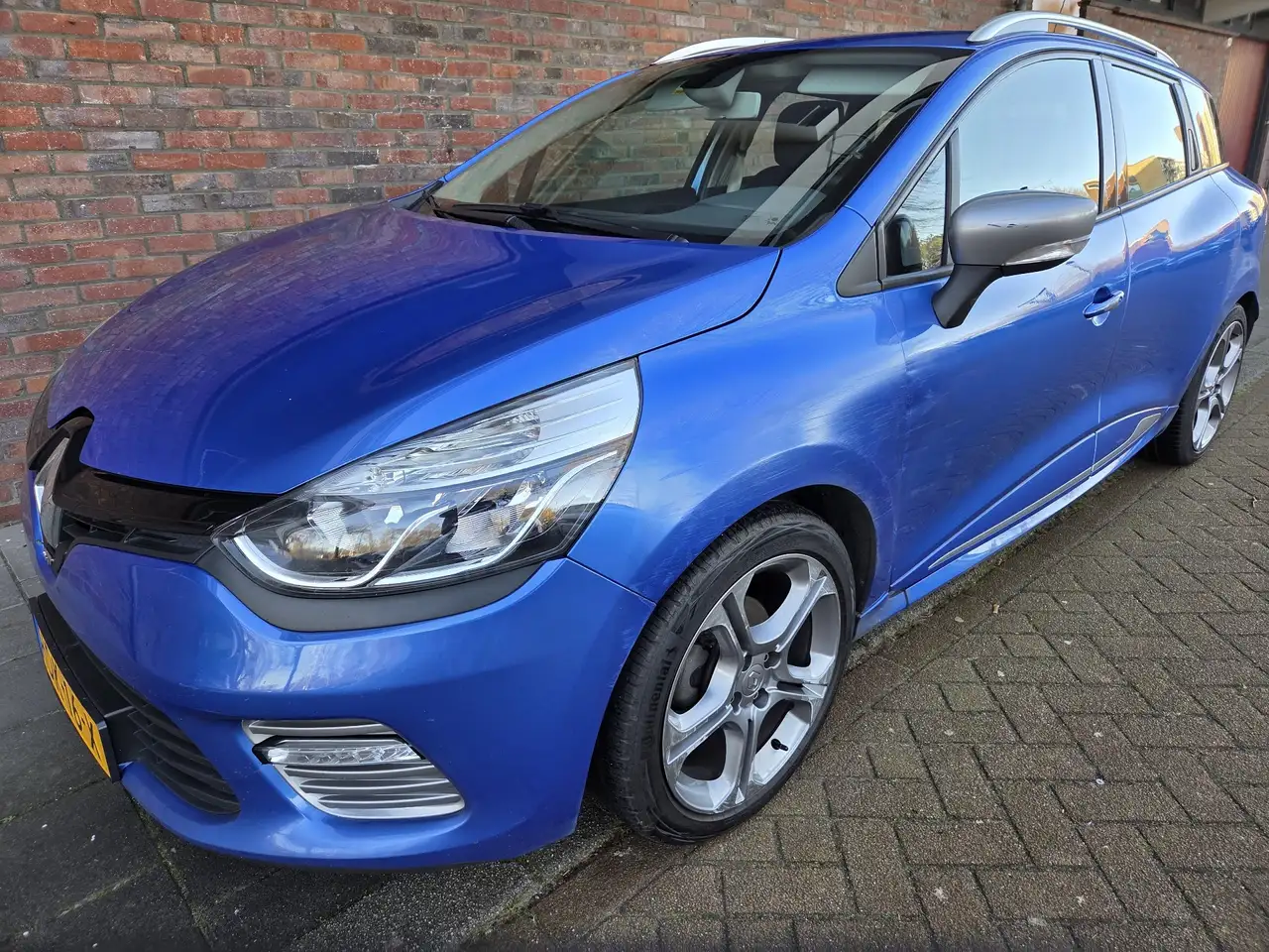 Renault Clio 1.2 GT Line Automaat — photo 1 of 15