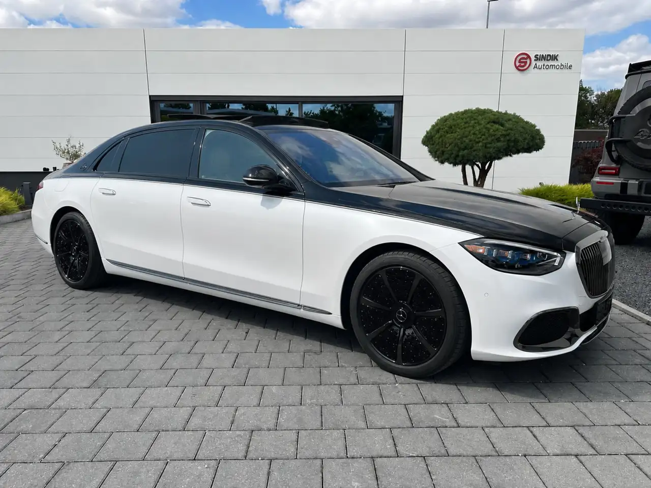 Mercedes-Benz S 580 Maybach 4M Night Series 2Tone MANUFAKTUR — photo 1 of 29