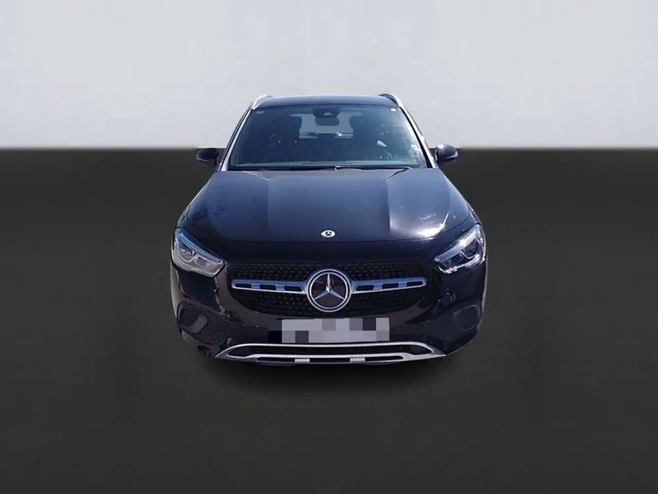 Mercedes-Benz GLA 200 d - — photo 1 of 17