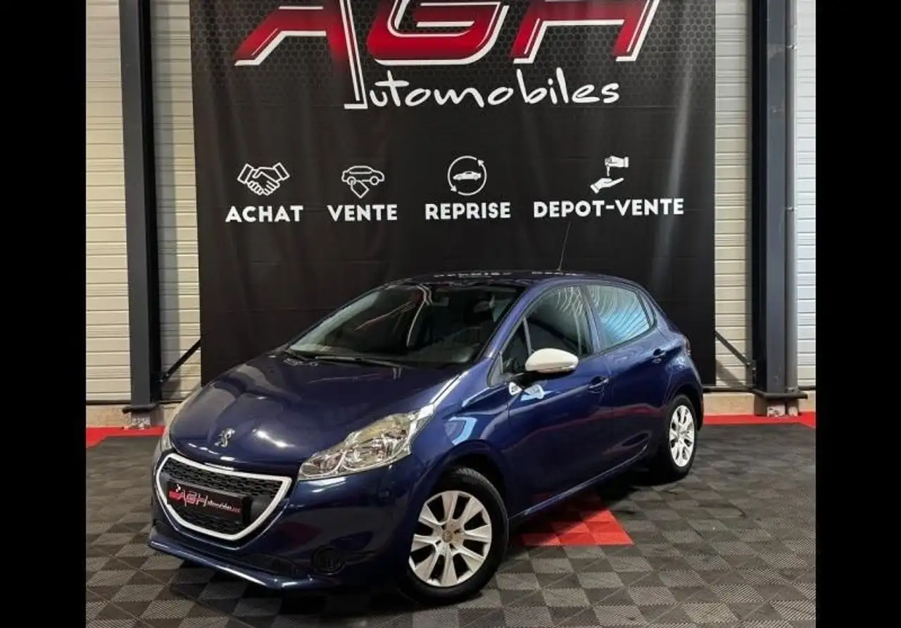 Peugeot 208 1.0 VTi Like 5p — photo 1 of 13