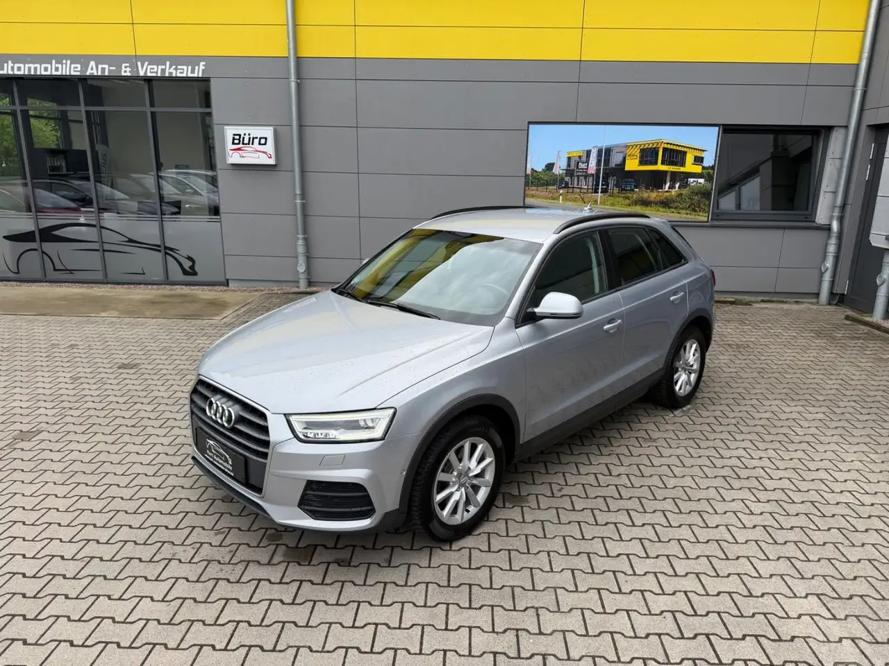 Audi Q3 basis quattro/ALLRAD/NAVI/KAMERA/AHK/ALLWET* — photo 1 of 29