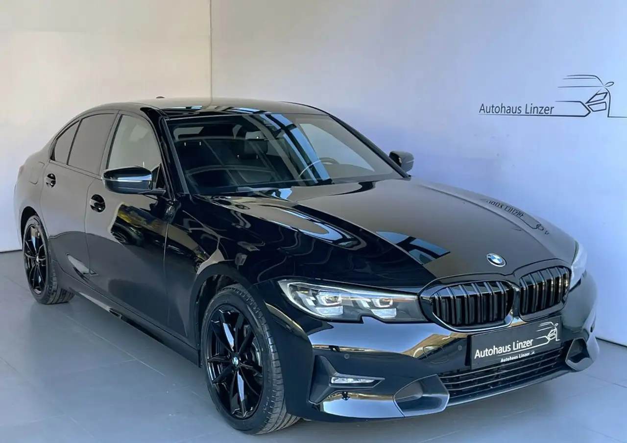 BMW 318 d *LED*LenkradH*AHK*KeyGo*AmbienteB*Sportsitze* — photo 1 of 35