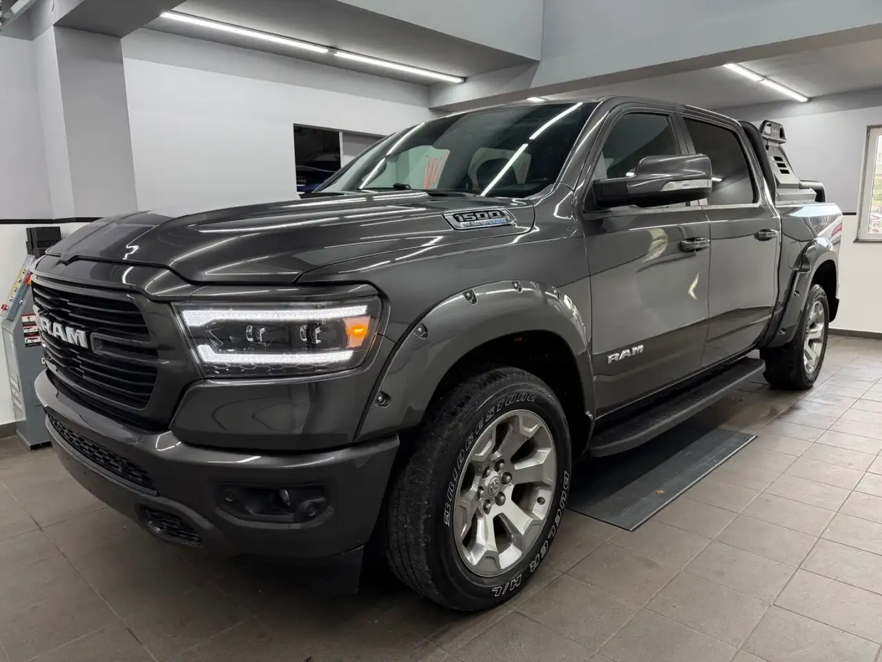 Dodge RAM 1500 5.7 4X4 eTORQUE*Bigho*CrewC*LKW/AHK-3.5 — photo 1 of 15