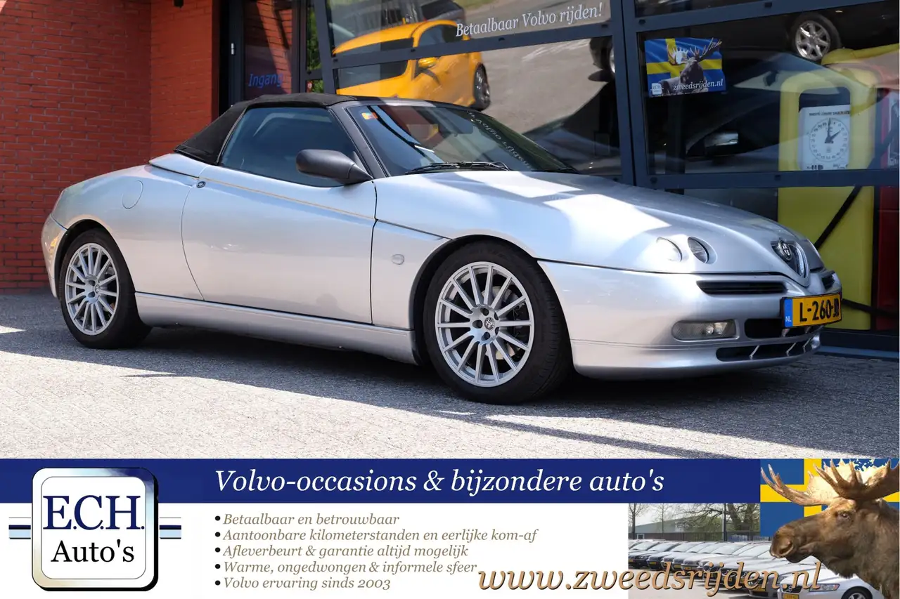Alfa Romeo Spider 2.0-16V T.Spark,leer, 17 inch, — photo 1 of 24