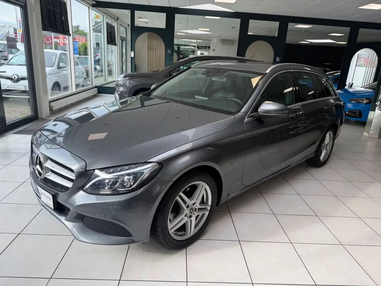 Mercedes-Benz C 200 T d Avantgarde 2.HAND LED LEDER NAVI MB SH — photo 1 of 20