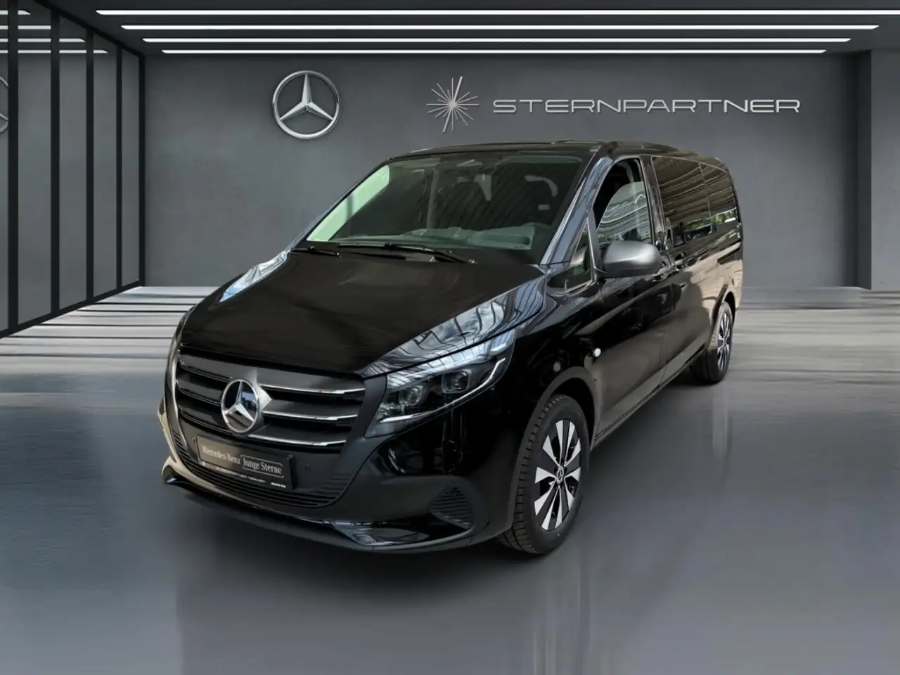 Mercedes-Benz Vito 116 CDI Tourer SELECT 9 Seats,2xKlima — photo 1 of 21