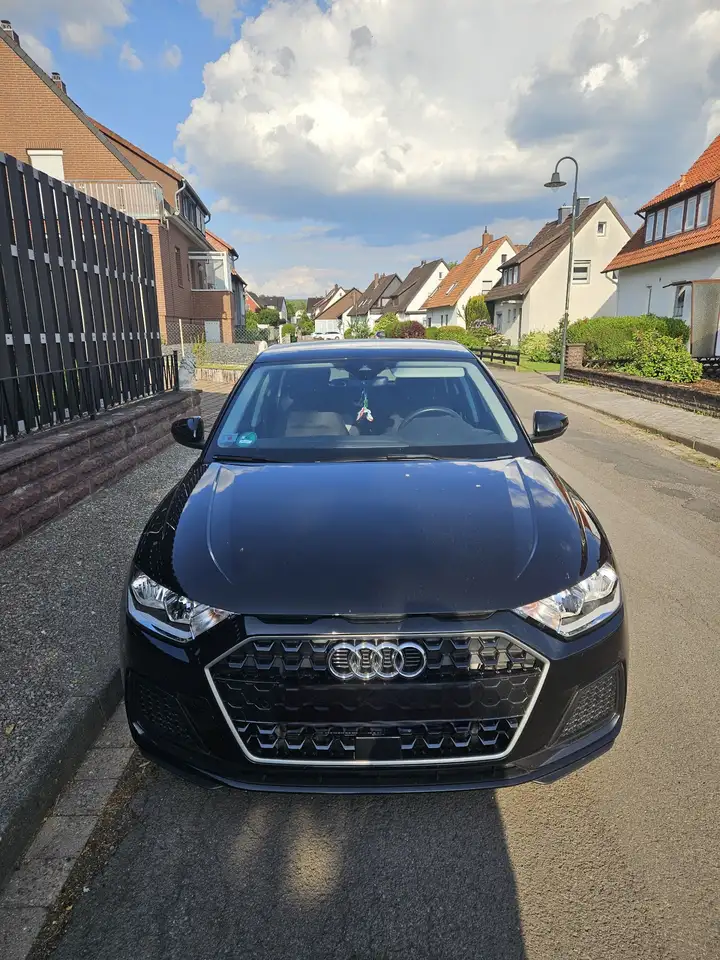Audi A1 25 TFSI Sportback S tronic — photo 1 of 4