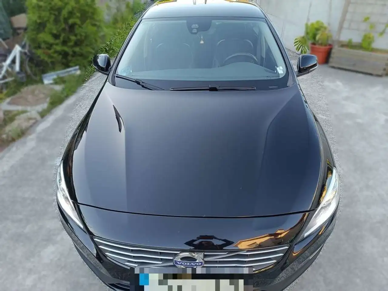 Volvo S60 D3 Momentum 150 — photo 1 of 13