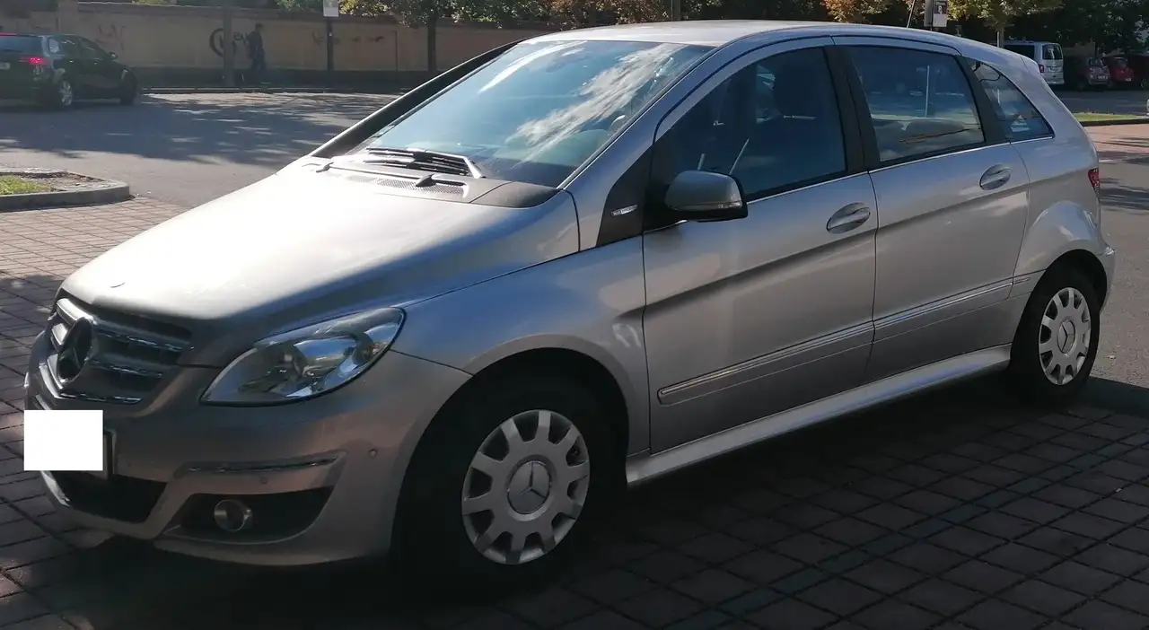 Mercedes-Benz B 180 B 180 BlueEfficiency A-Edition A-Edition — photo 1 of 12