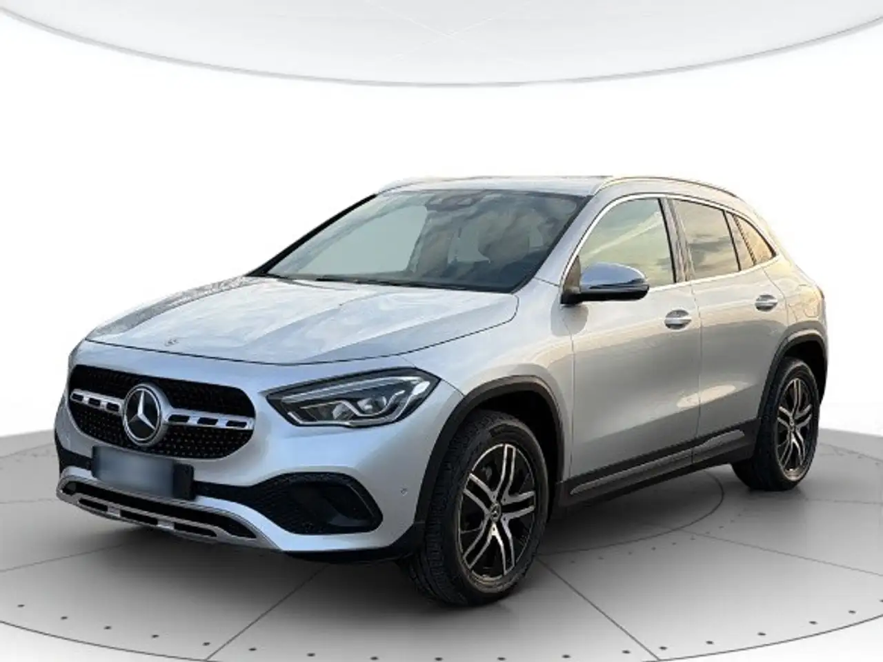 Mercedes-Benz GLA 200 d Sport 4matic auto — photo 1 of 14