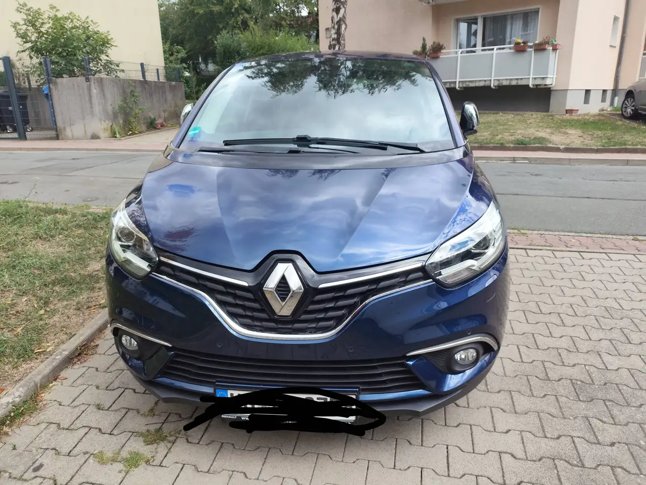 Renault Scenic Scenic ENERGY TCe 130 BOSE EDITION — photo 1 of 15