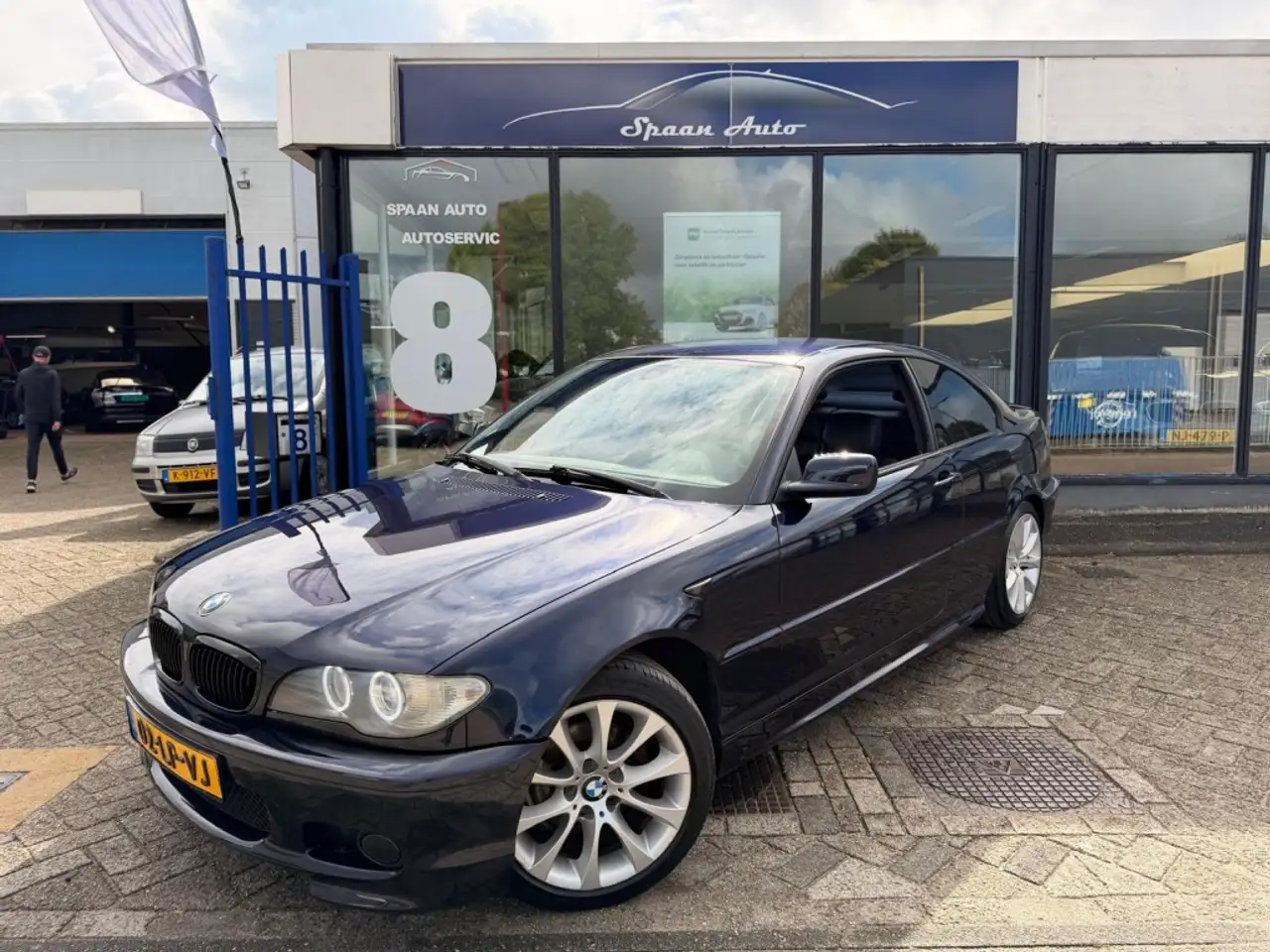 BMW 318 3-serie Coupé 318Ci Executive | LIEFHEBBERSAUTO | — photo 1 of 26