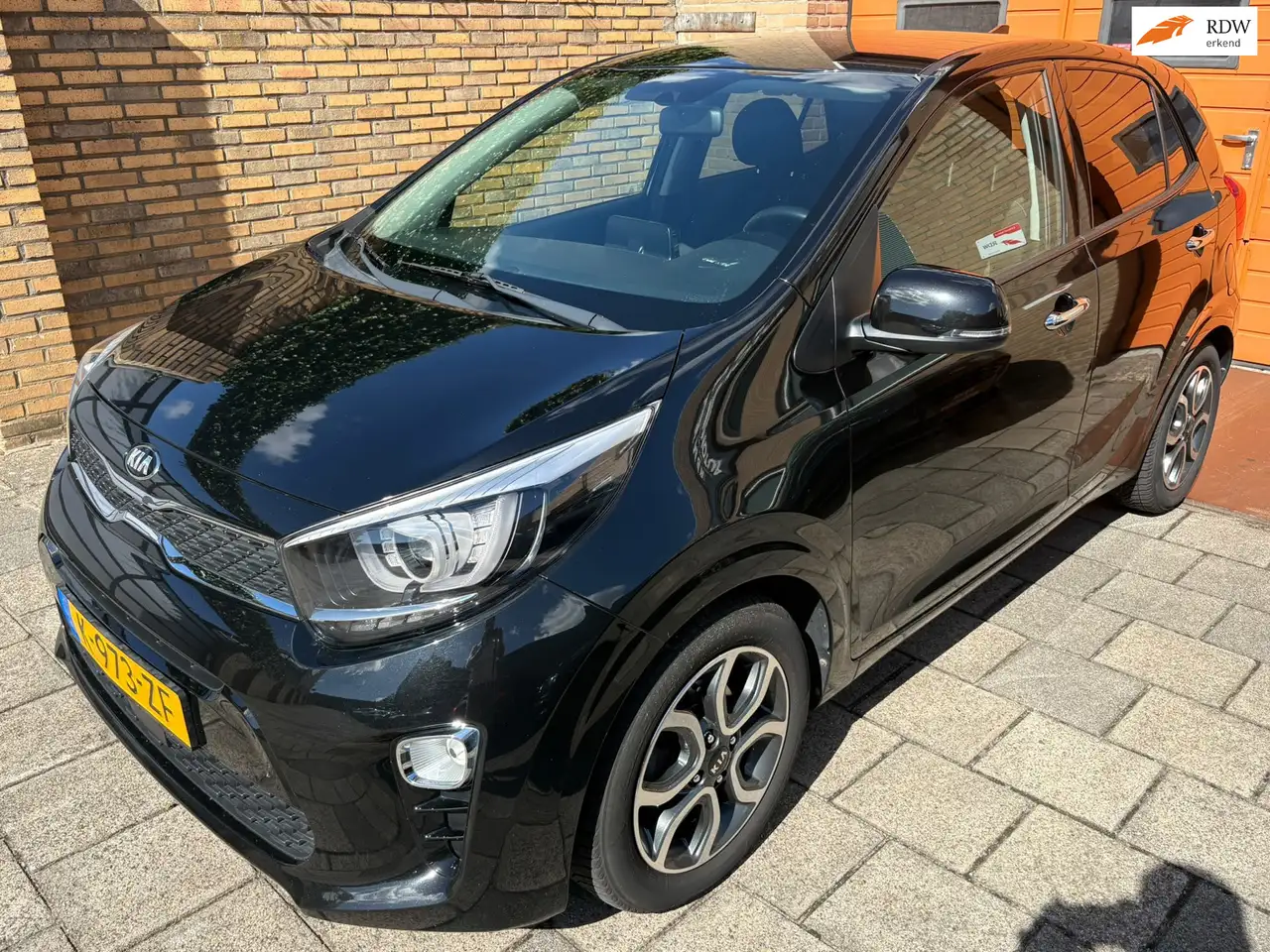 Kia Picanto 1.0 DPi DynamicPlusLine — photo 1 of 25