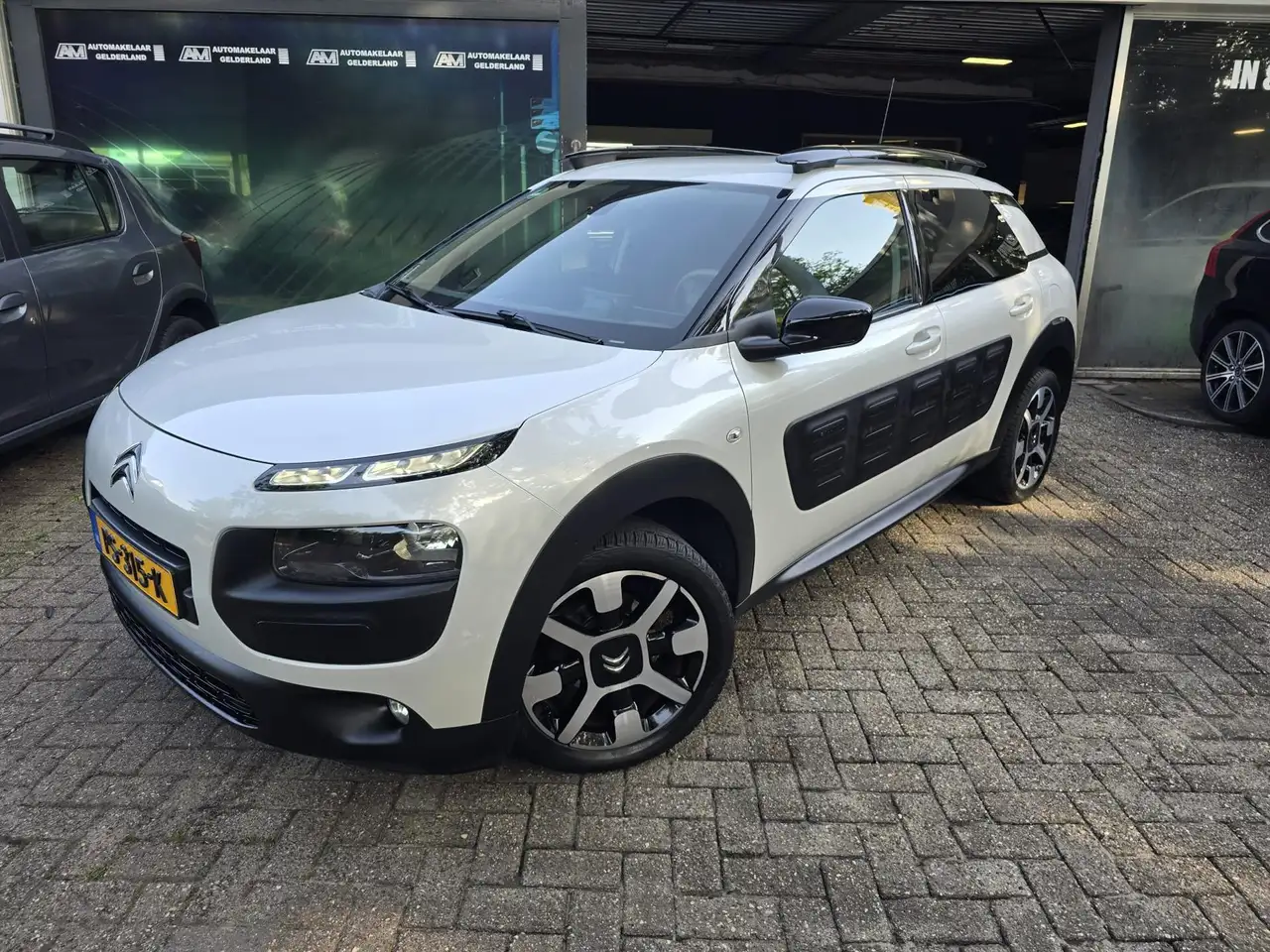 Citroen C4 Cactus 1.2 110 PK Shine | 2E EIGENAAR |3/6 OF 12MND GARAN — photo 1 of 32