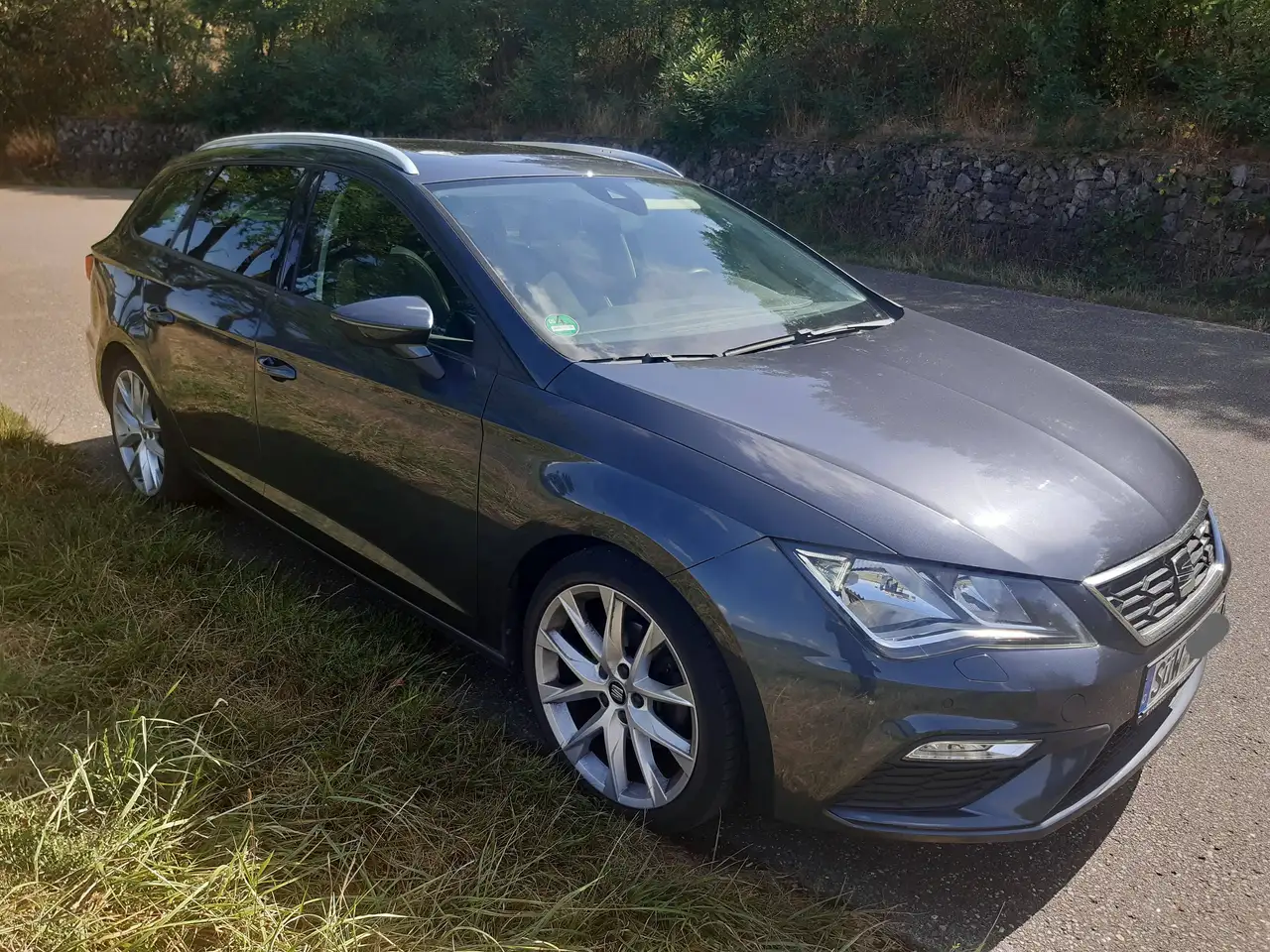 SEAT Leon Leon ST 1.5 TSI ACT OPF — photo 1 of 12