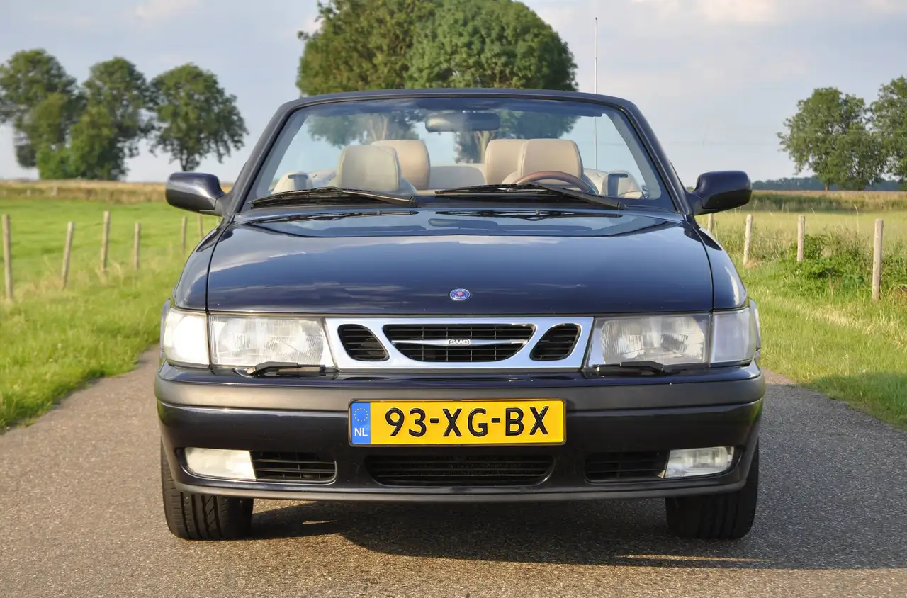 Saab 9-3 9-3 SE 2.0 Turbo Cabrio — photo 1 of 19