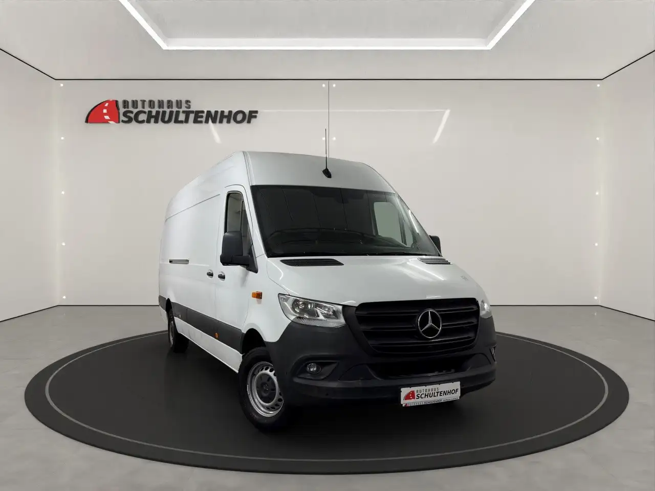 Mercedes-Benz Sprinter 315 CDI RWD L3 — photo 1 of 27
