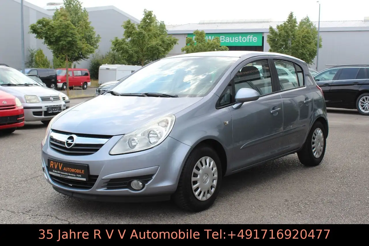 Opel Corsa D 1.4 Cosmo, Fahrradträgersystem am Heck — photo 1 of 27