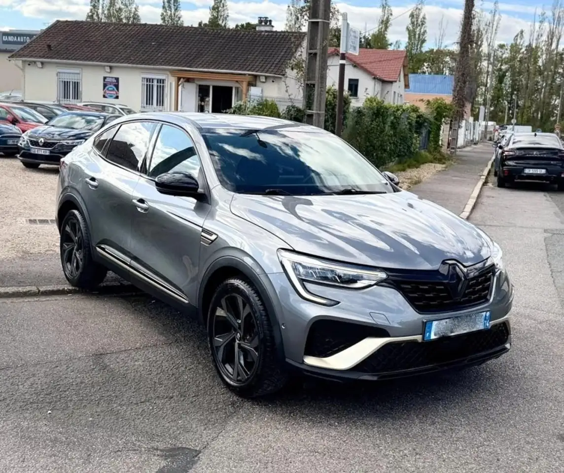Renault Arkana 1.6 E-TECH Hybrid 145 CV BVA 13325HT — photo 1 of 13