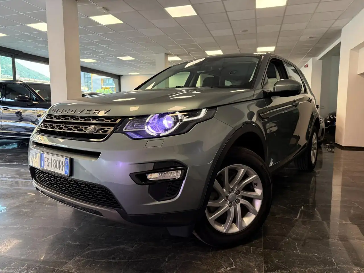 Land Rover Discovery Sport 2.0 TD4 150 CV HSE Luxury — photo 1 of 15