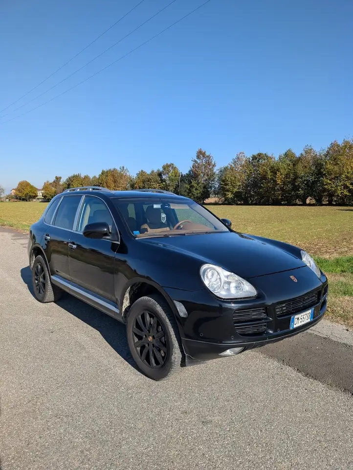 Porsche Cayenne 4.5 S — photo 1 of 9