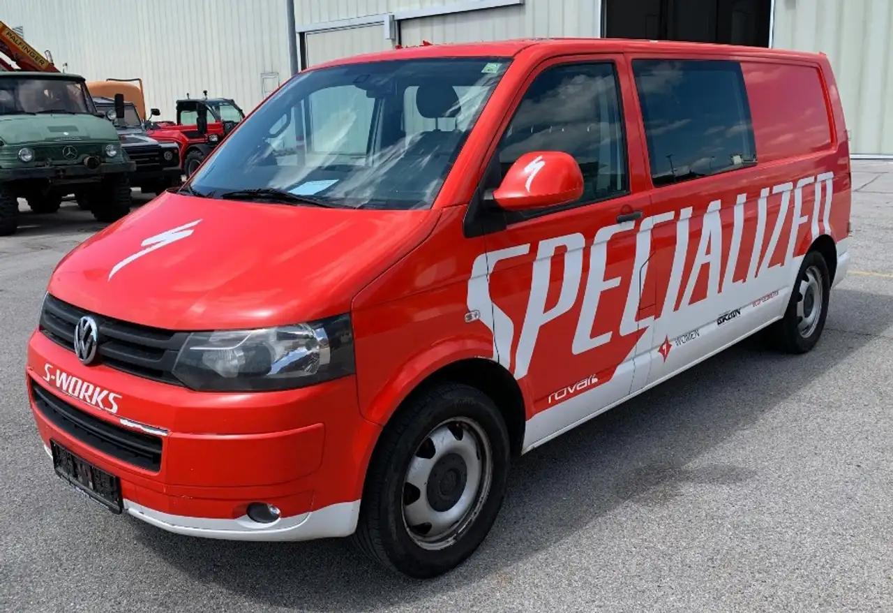 Volkswagen T5 Transporter Doka Transvan 5 Sitzer 2.0 TDI 6 Gang Tempomat — photo 1 of 10