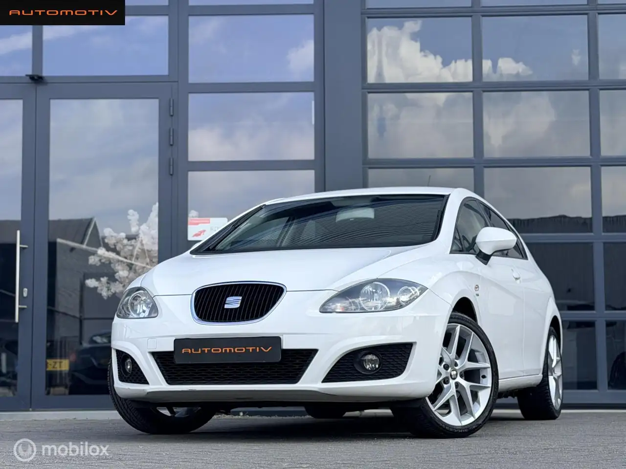 SEAT Leon 1.2 TSI AIRCO / NAVI / CRUISE / FR / 5DRS — photo 1 of 22