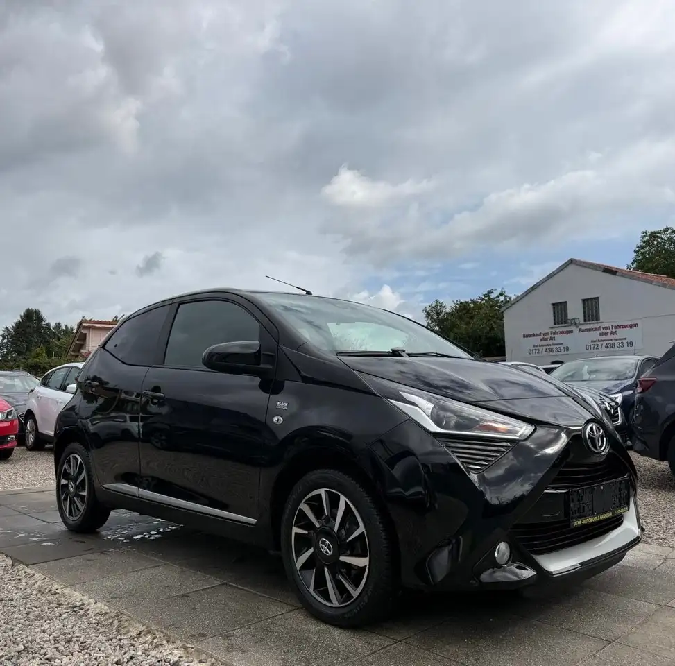 Toyota Aygo AYGO x-business Sportsitze Sport Lenkrad — photo 1 of 29