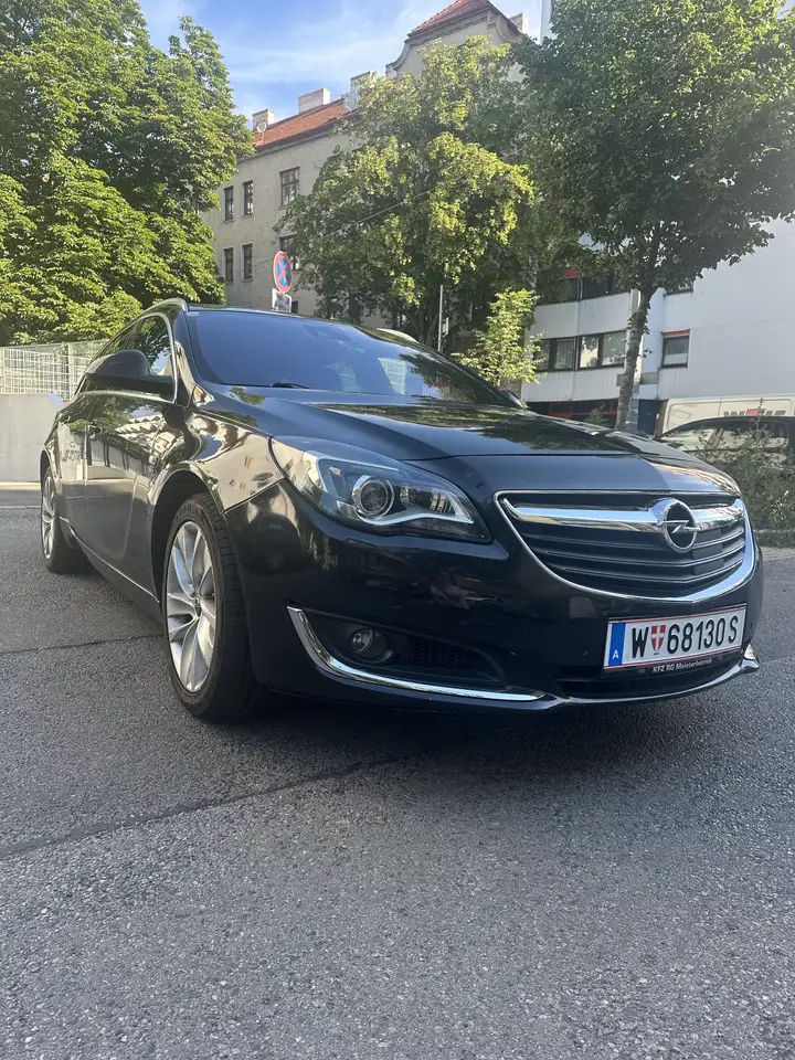 Opel Insignia 2.0 CDTI 4x4 Sports Tourer Aut. Sport — photo 1 of 16