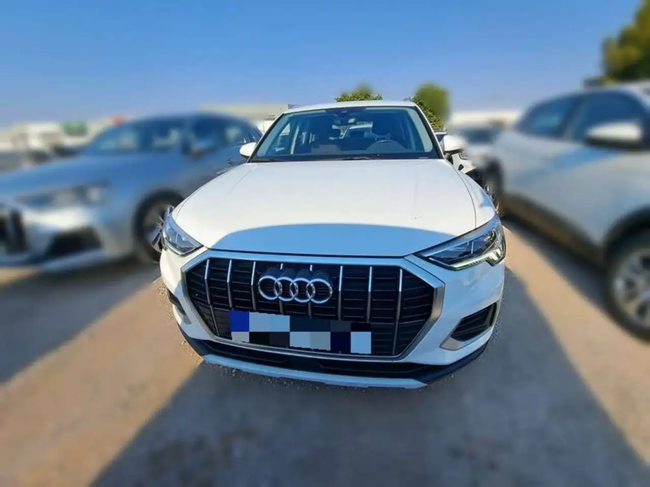 Audi Q3 35 TDI Advanced S tronic 110kW — photo 1 of 15