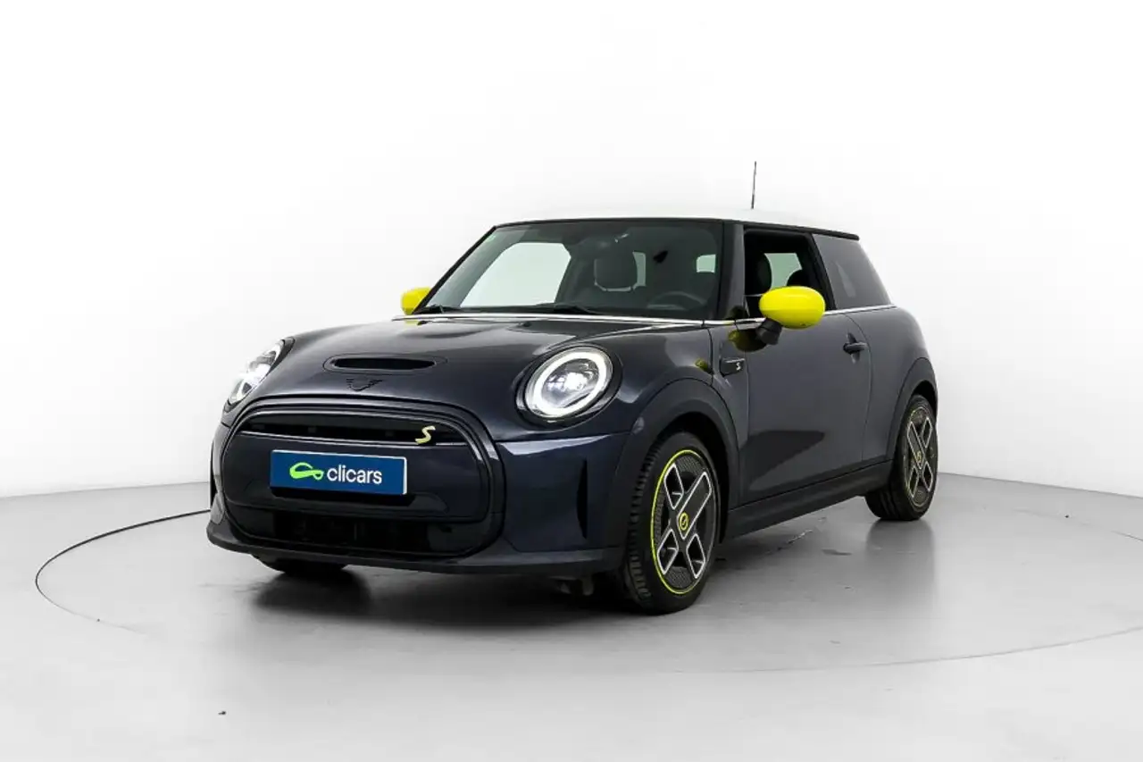 MINI Cooper SE — photo 1 of 15