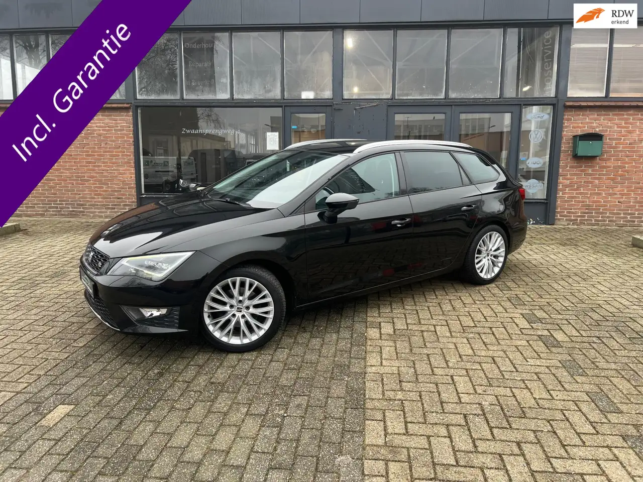 SEAT Leon ST 1.4 EcoTSI FR Connect, Cruise control, Led — photo 1 of 27
