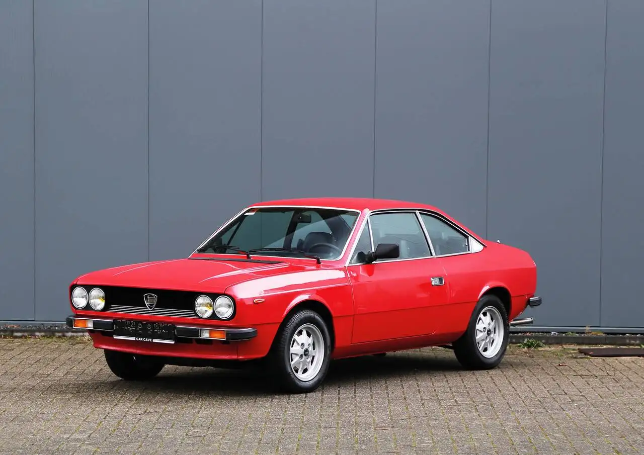 Lancia Beta Coupe — photo 1 of 15