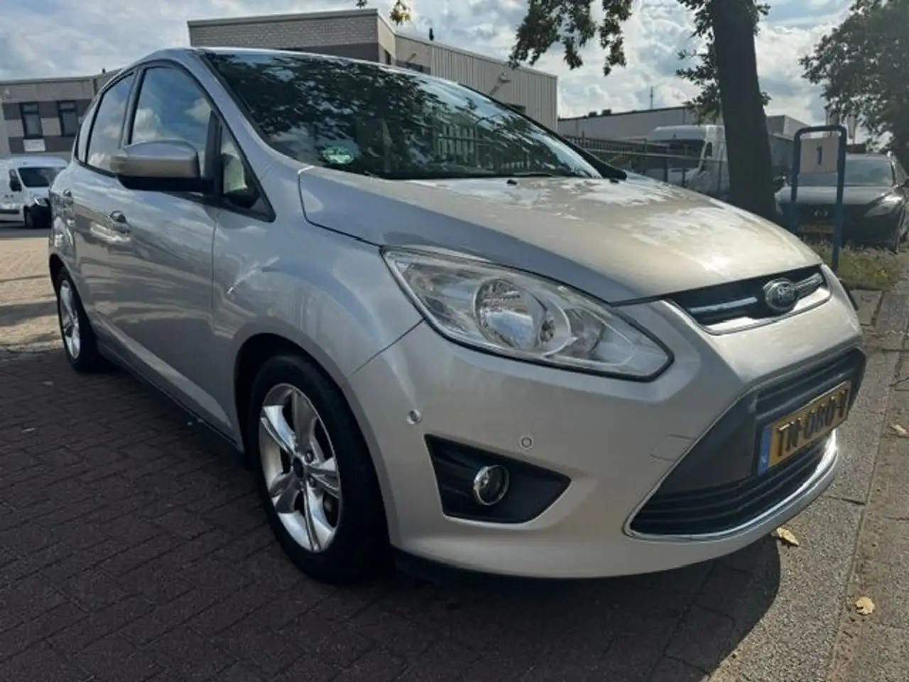 Ford C-Max 1.0 125pk Titanium Airco,Cruisecontrol,Stoelverwar — photo 1 of 18