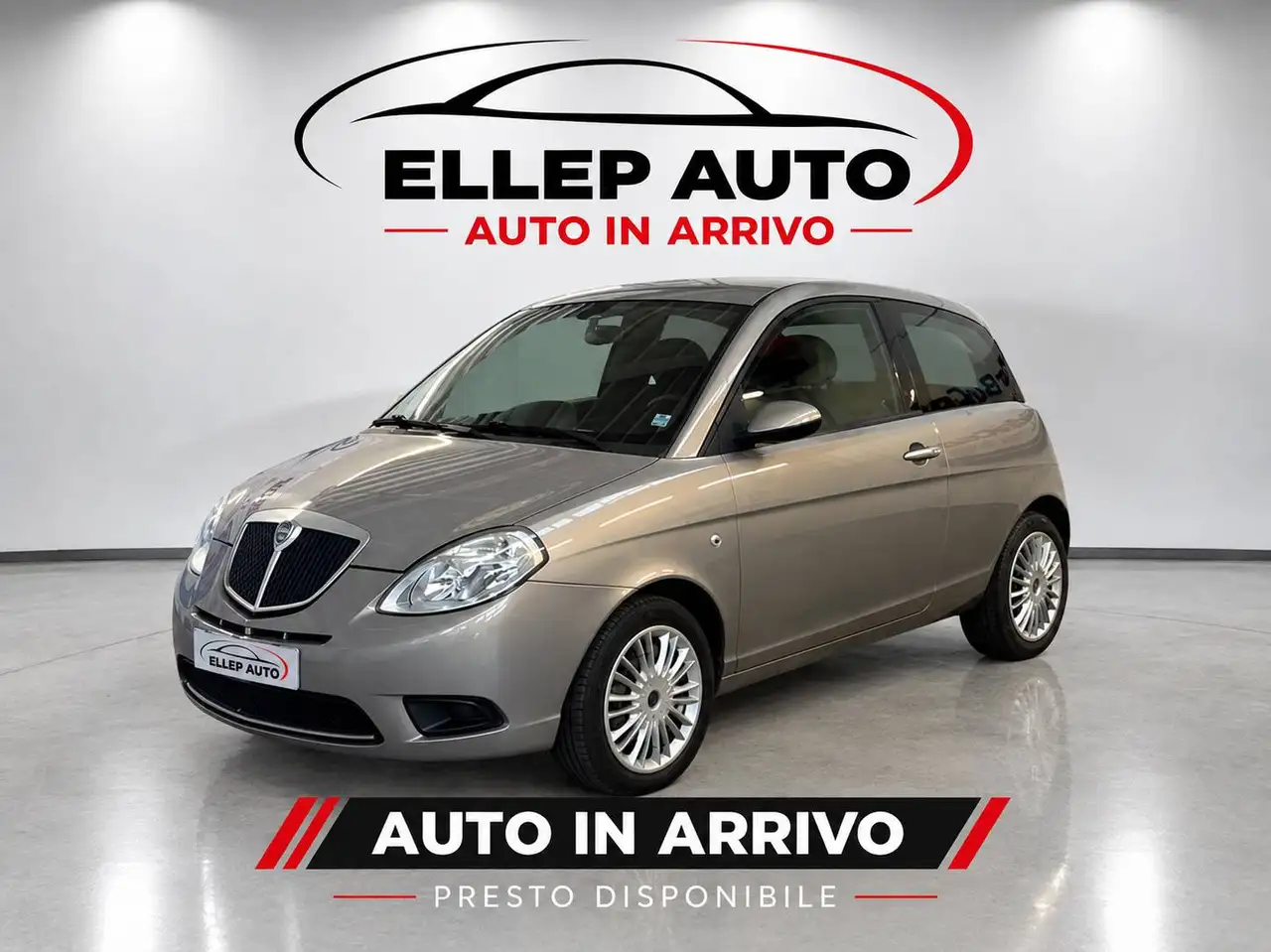 Lancia Ypsilon 1.2 8v Oro Plus — photo 1 of 4