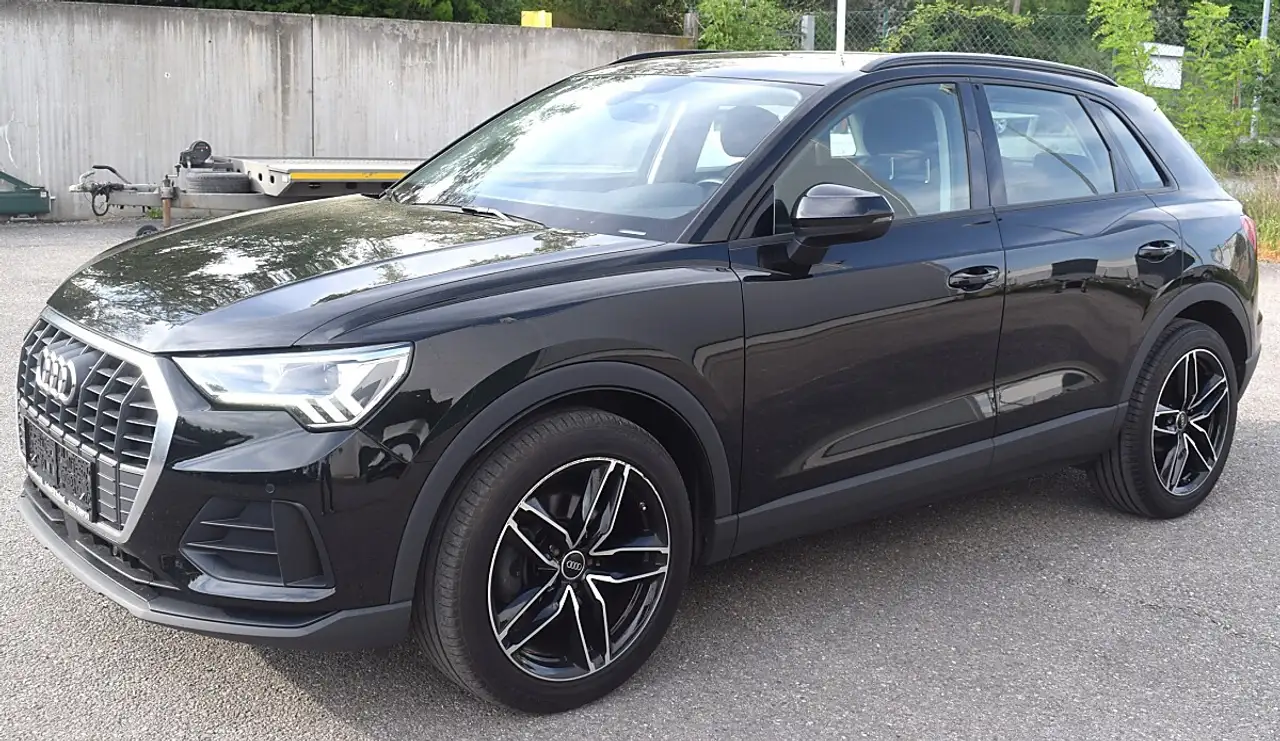Audi Q3 35 TDI quattro intense S-tronic — photo 1 of 15