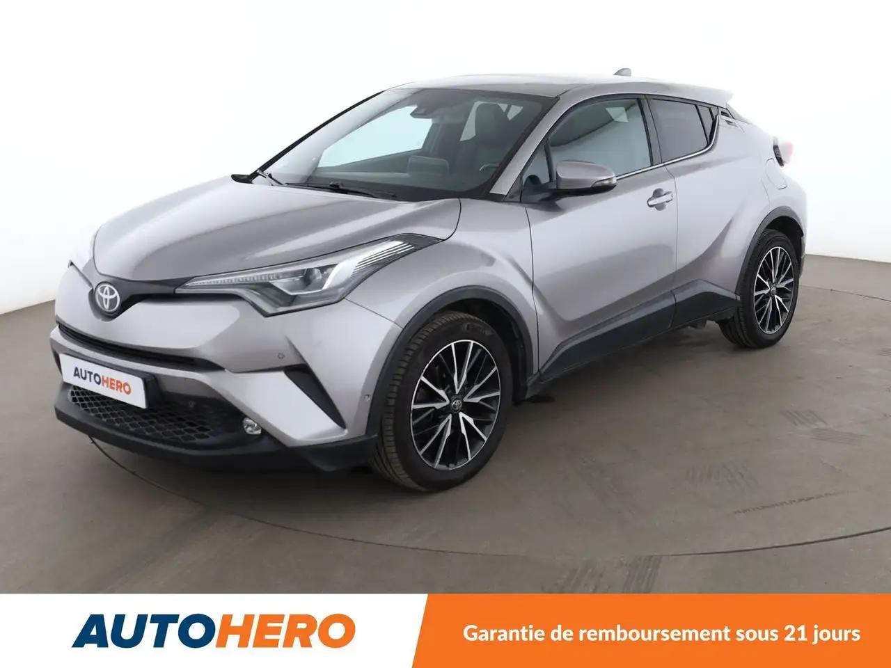Toyota C-HR 1.2 T Distinctive CVT AWD — photo 1 of 38