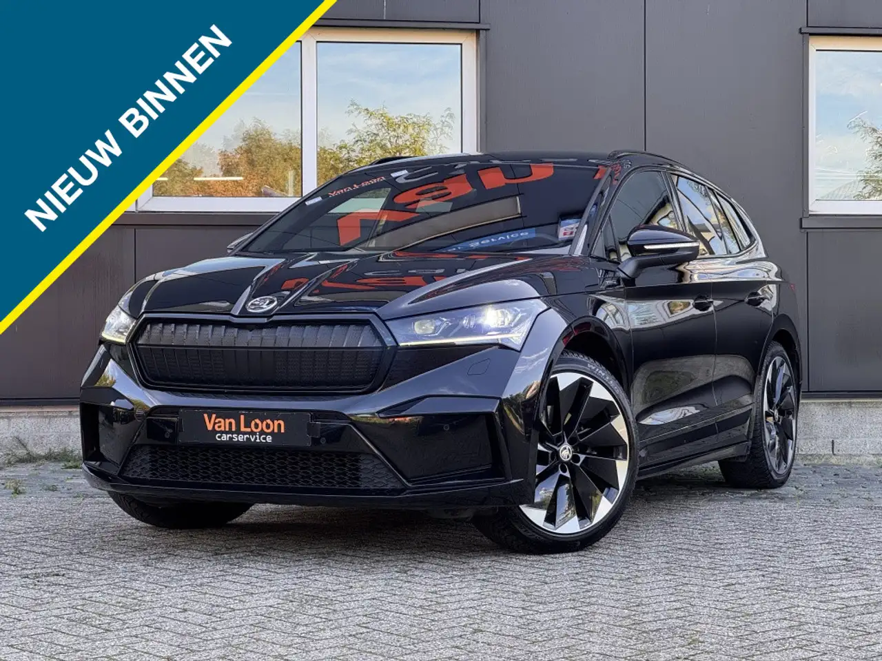 Skoda Enyaq iV 80 Sportline — photo 1 of 40